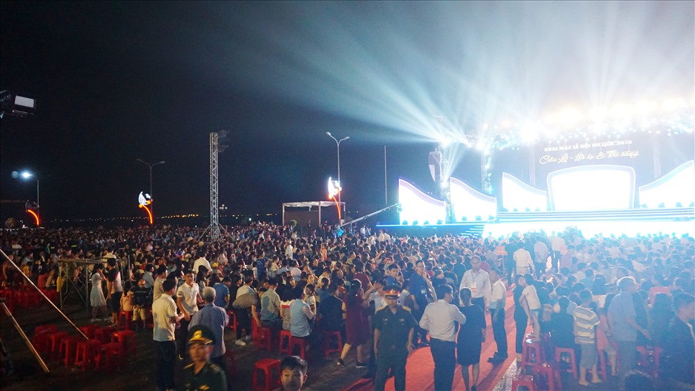 Biển Cửa Lò như được thiêu đốt bởi những thiếu nữ nóng bỏng - Ảnh 6 Biển Cửa Lò như được thiêu đốt bởi những thiếu nữ nóng bỏng - Ảnh 6