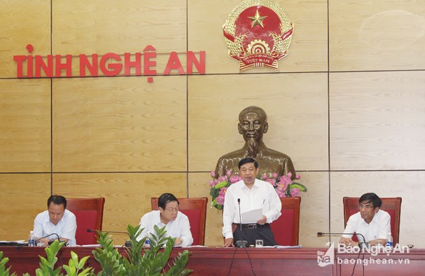 Ngắm pháo hoa dịp lễ 30/4 tại biển Cửa Lò - Ảnh 6