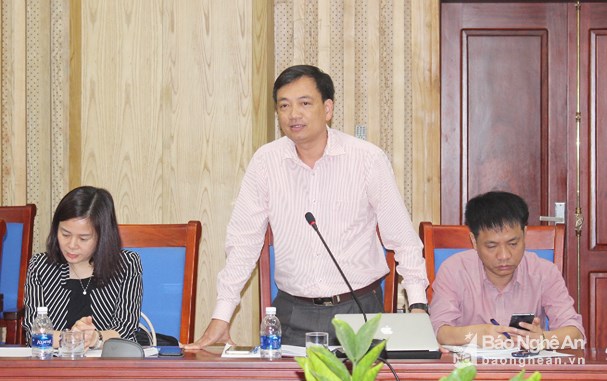 Ngắm pháo hoa dịp lễ 30/4 tại biển Cửa Lò - Ảnh 5