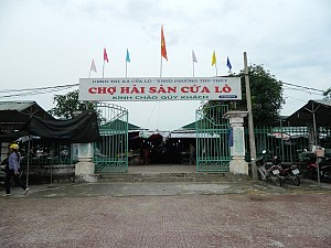 Du lịch Cửa Lò đừng quên ghé chợ hải sản đặc biệt này Du lịch Cửa Lò đừng quên ghé chợ hải sản đặc biệt này