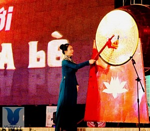 Du lịch Cửa Lò tưng bừng với màn khai mạc pháo hoa Du lịch Cửa Lò tưng bừng với màn khai mạc pháo hoa