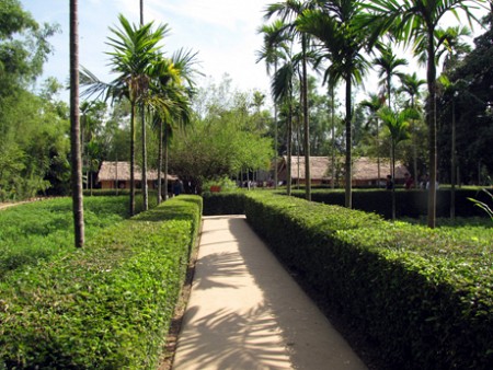 Hoàng Trù Quê Ngoại Bác Hồ