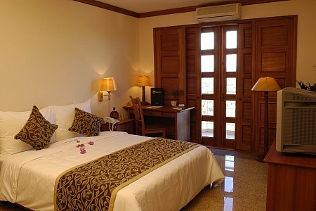 Khách sạn Vũ Hương