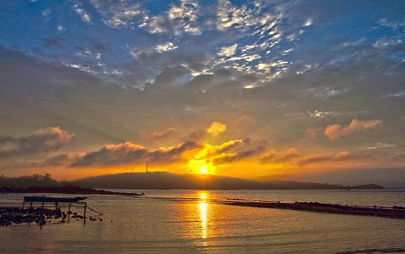 Team Building Đốt Lửa Trại Nối Vòng Tay Lớn: Biển Cửa Lò - Quê Bác - Nghệ An | 3 Ngày 2 Đêm ( Tiêu Chuẩn 2 Sao)