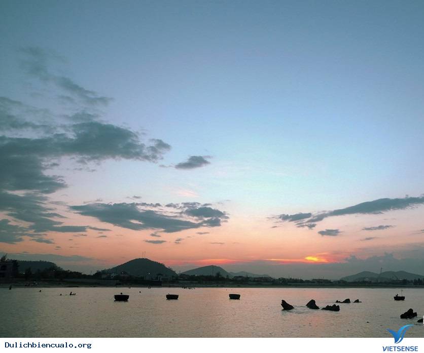 Hoàng hôn tráng lệ trên cửa biển Nghệ An - Ảnh 4