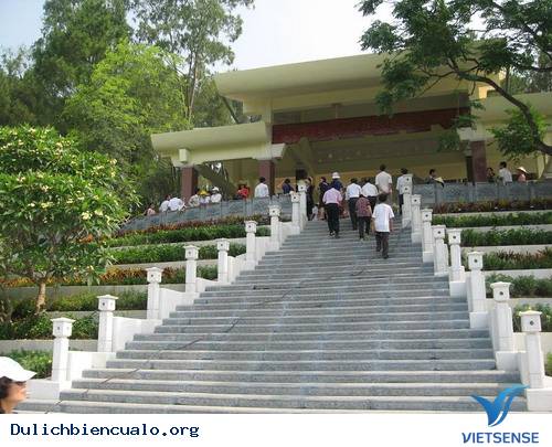 Khu Di Tích Mộ Bà Hoàng Thị Loan - Ảnh 2